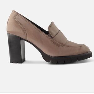 NWOB Paul Green Nina Loafer Pump in Antelope Gray